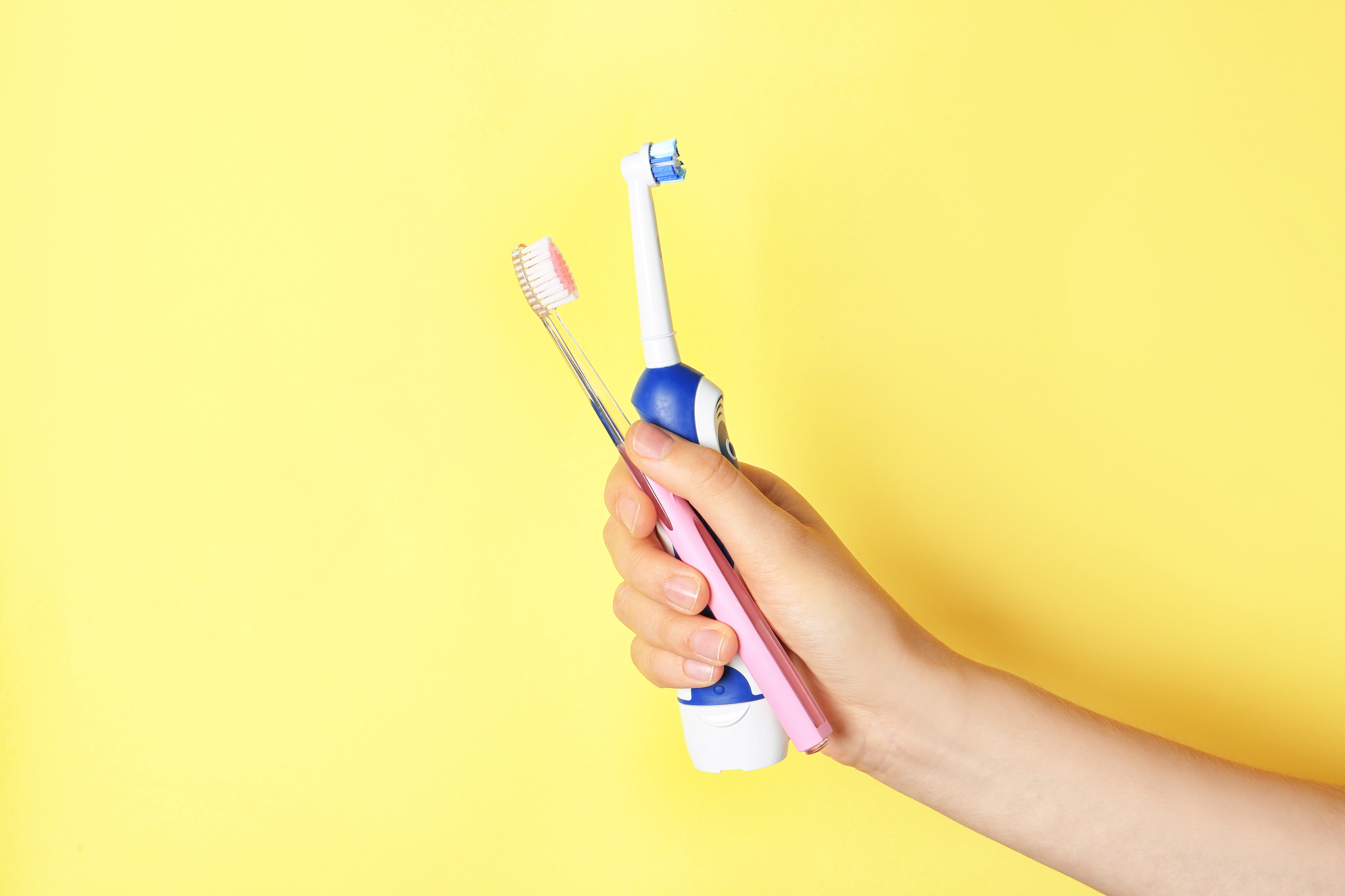 介護の際には口腔ケアも行いましょう 口腔ケアが重要視されている理由 素適なセカンドライフ 老人ホーム探しのお役立ち情報 介護の際には口腔ケアも行いましょう 口腔ケアが重要視されている理由 素適なセカンドライフ 老人ホーム探しのお役立ち情報